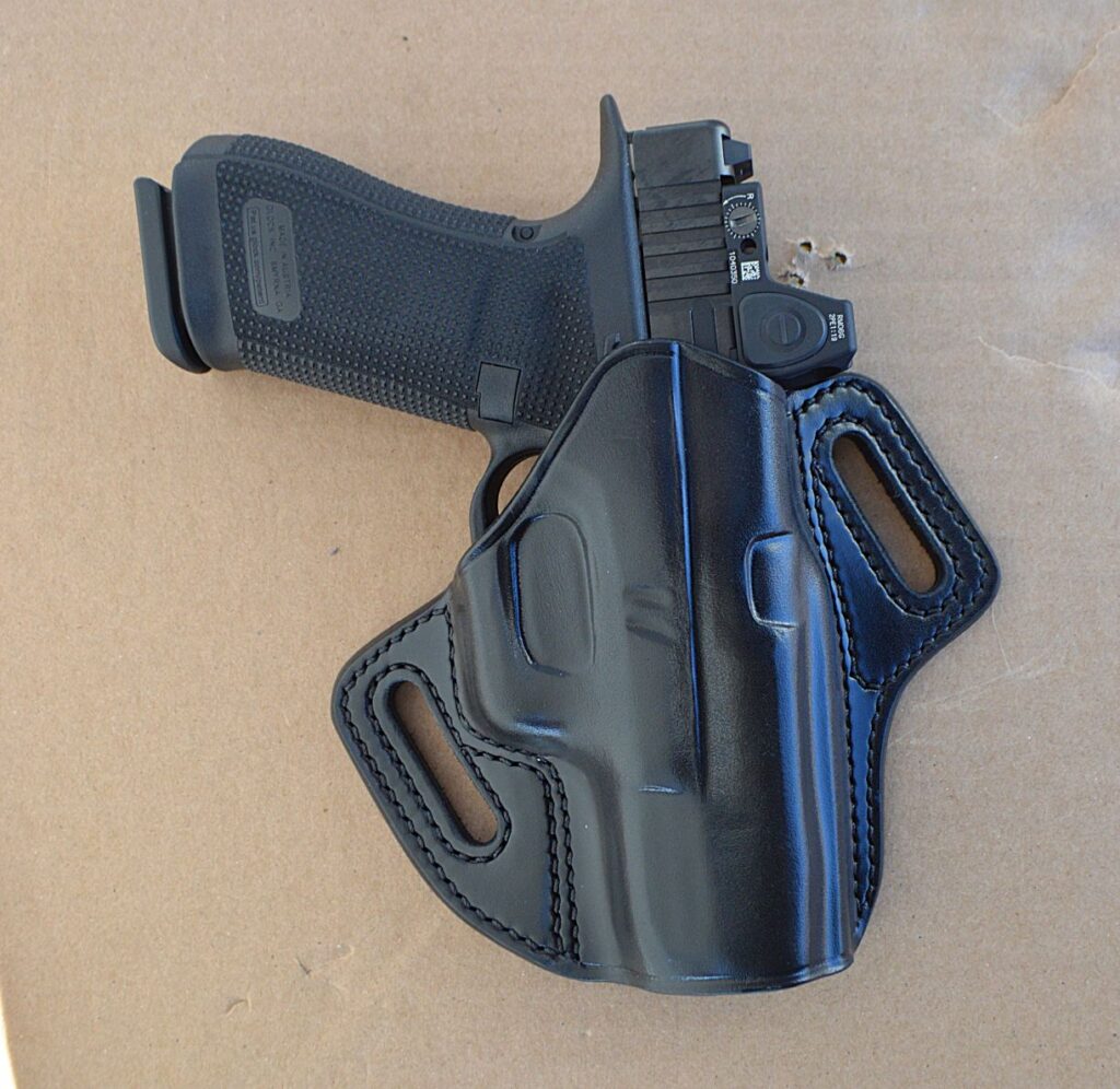 Photo of Glock in Galco holster